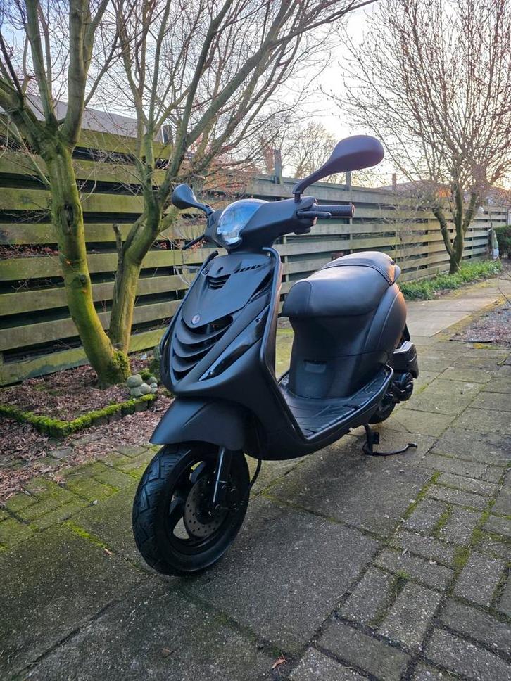 Piaggio Zip BROM 2012! (Geel kenteken) scooter/brommer, Fietsen en Brommers, Scooters | Aprilia, Zo goed als nieuw, Benzine, Ophalen
