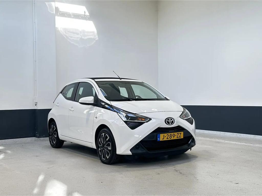 Toyota Aygo 1.0 VVT-i x-play cabrio | Apple Car € 11.749,0, Stof, Gebruikt, 4 stoelen, Start-stop-systeem