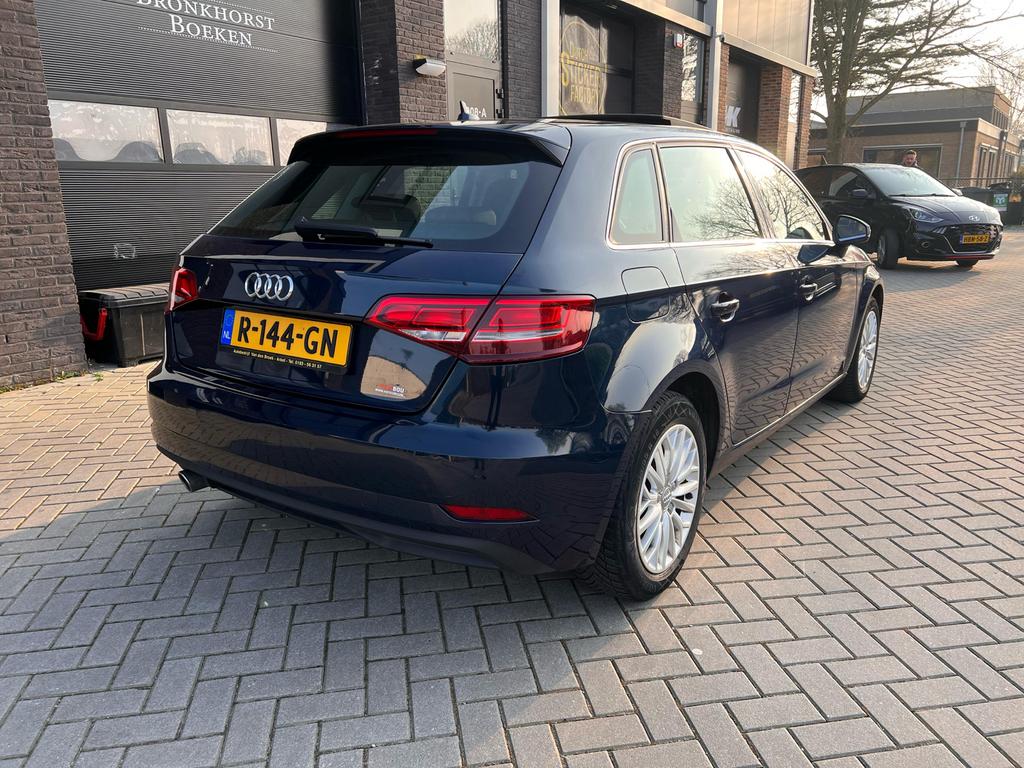 Audi A3 1.6 TDI Pano/S line Automaat Stoelverwarming 1e EIG, Auto's, Audi, 680 kg, 4 cilinders, Blauw, Diesel