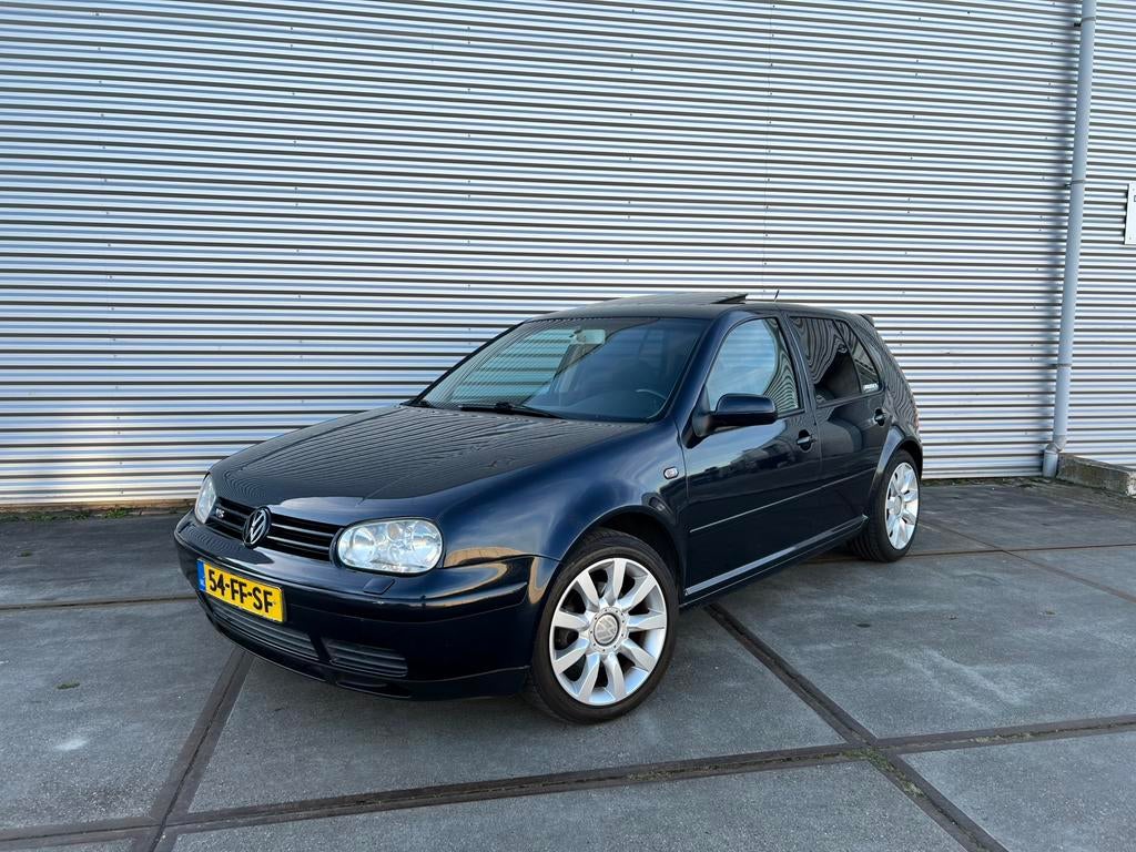Volkswagen Golf IV 2.3 V5 110KW Moonlight Blue - VOL OPTIES!, Auto's, Volkswagen, Voorwielaandrijving, Stof, Zwart, 1500 kg