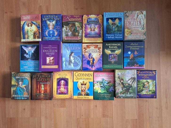 Doreen Virtue Orakelkaarten tarotkaarten 19 doosjes, Boeken, Esoterie en Spiritualiteit, Zo goed als nieuw, Overige typen, Tarot of Kaarten leggen