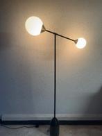 Design Vloerlamp met 2 Glazen Bollen en Marmeren Voet, Huis en Inrichting, Lampen | Vloerlampen, Ophalen, ?, 150 tot 200 cm, ?