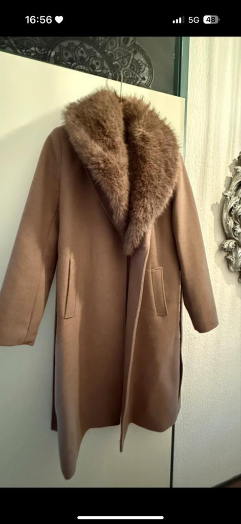 Mooie warme jas met bontkraag maat 40/L, Ophalen of Verzenden, Zo goed als nieuw, Maat 42/44 (L), Bruin