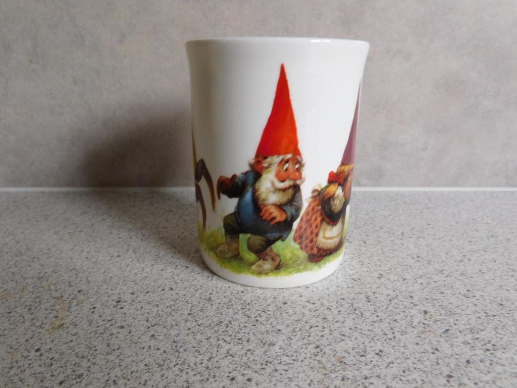 Mok Fine Bone China Muis David de Kabouter Rien Poortvliet, Ophalen of Verzenden, Zo goed als nieuw, Overige stijlen, Kop(pen) en/of Schotel(s)