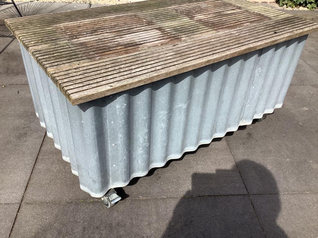 Tuinbankje/tuintafel, Ophalen, Gebruikt