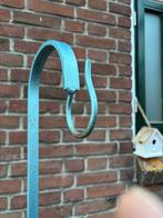 Gratis, Metalen plantenhanger / vogelvoederstandaard, Tuin en Terras, Tuinbeelden, Ophalen, Gebruikt, Metaal, Overige typen