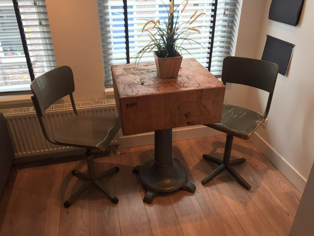 Authentiek hakblok tafel – oud slagersblok Brût Amsterdam, Ophalen