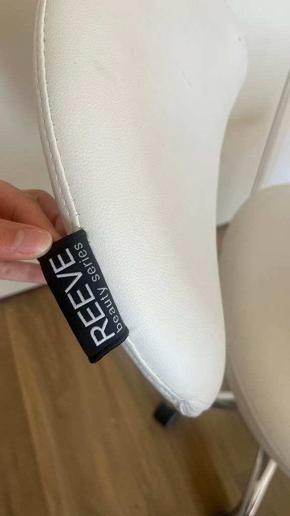 Witte zadelstoel met rugleuning - Reeve Beauty Series, Ophalen, Kunststof, Gebruikt, Wit