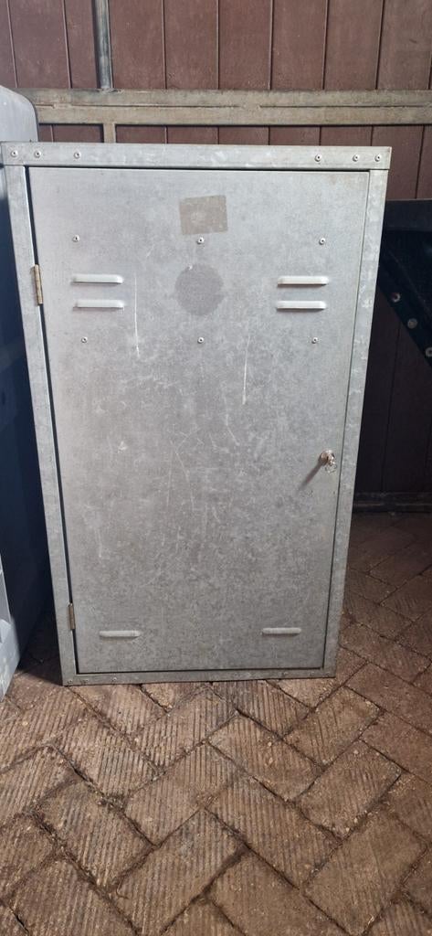 Metalen zadelkast 60X60X106, Ophalen, Zo goed als nieuw, Overige soorten