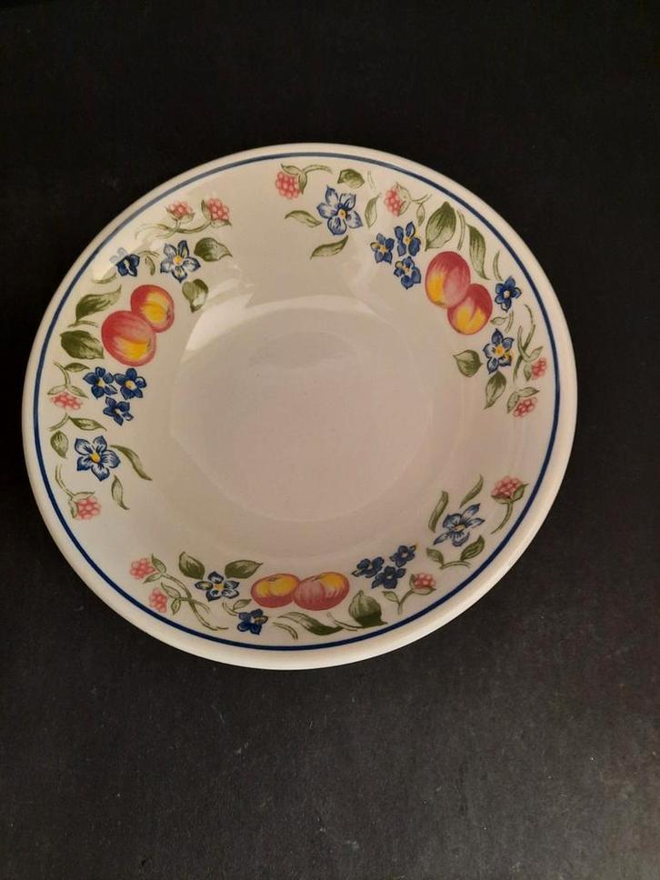 Churchill England schaal met fruitmotief, Huis en Inrichting, Keuken | Servies, Schaal of Schalen, Overige stijlen, Porselein