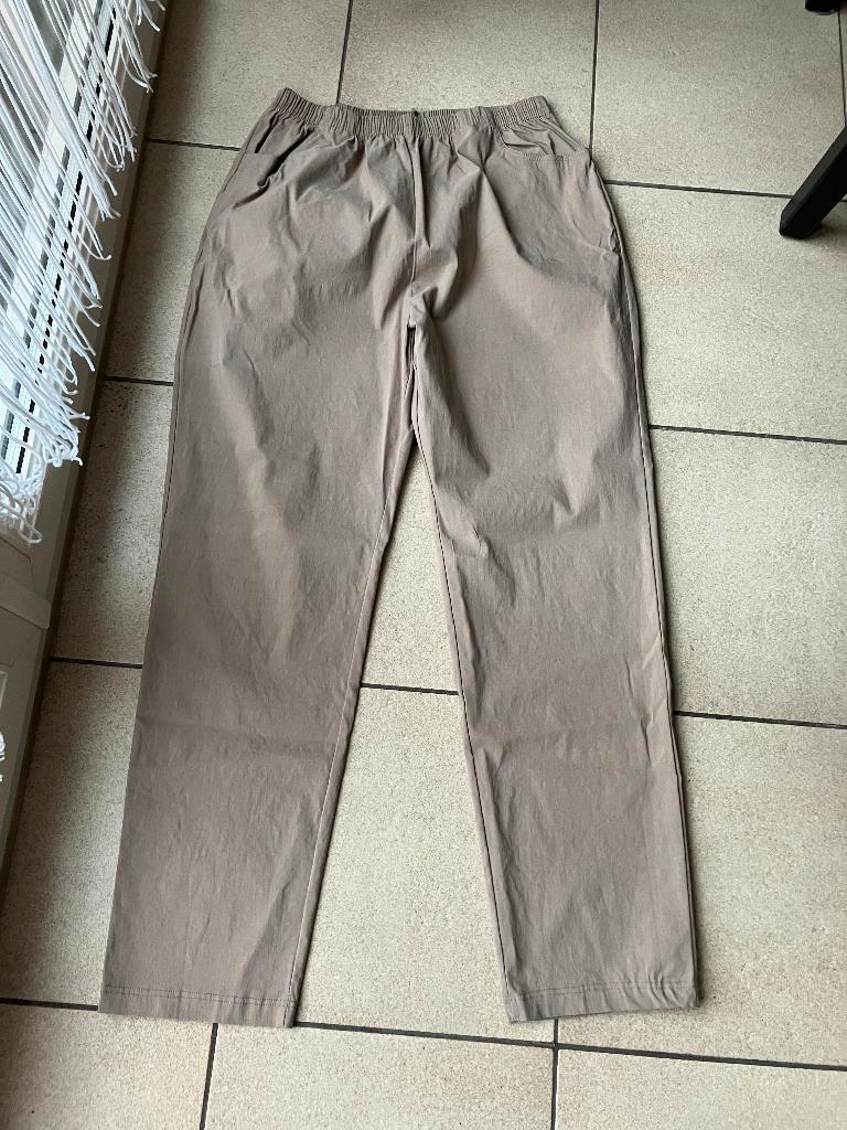 Beige / bruin kleurige broek met elastiek - maat XXL, Ophalen of Verzenden, Zo goed als nieuw, Beige, Broek of Spijkerbroek