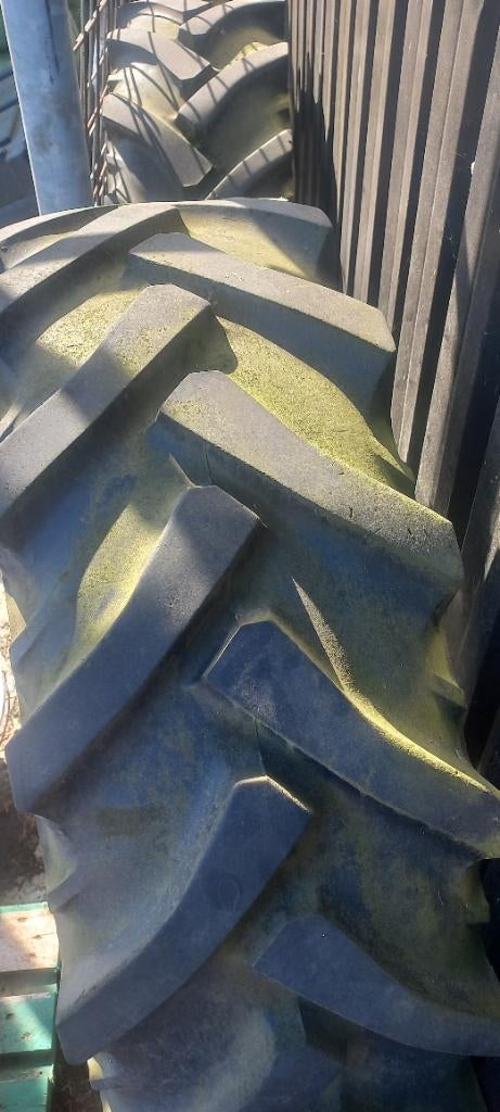 Te koop 14,9 R24, Ophalen