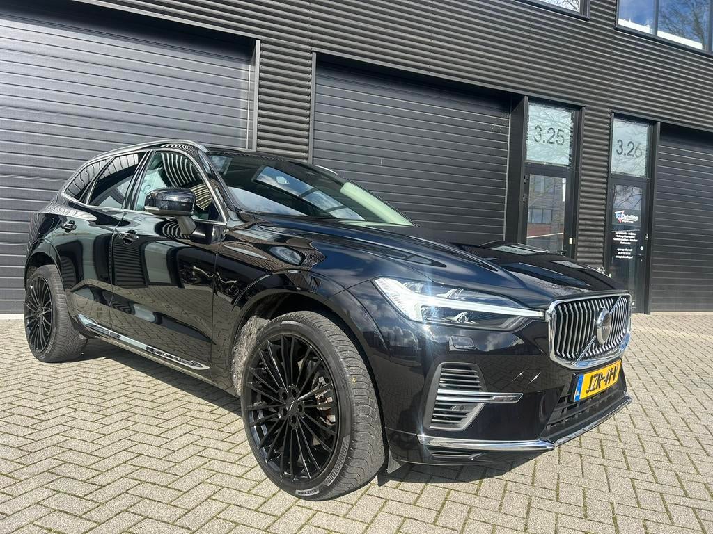 Volvo XC60 T6 Twin Engine 340pk Geartronic AWD 2021 Zwart, Auto's, Automaat, Stof, 1969 cc, 320 pk