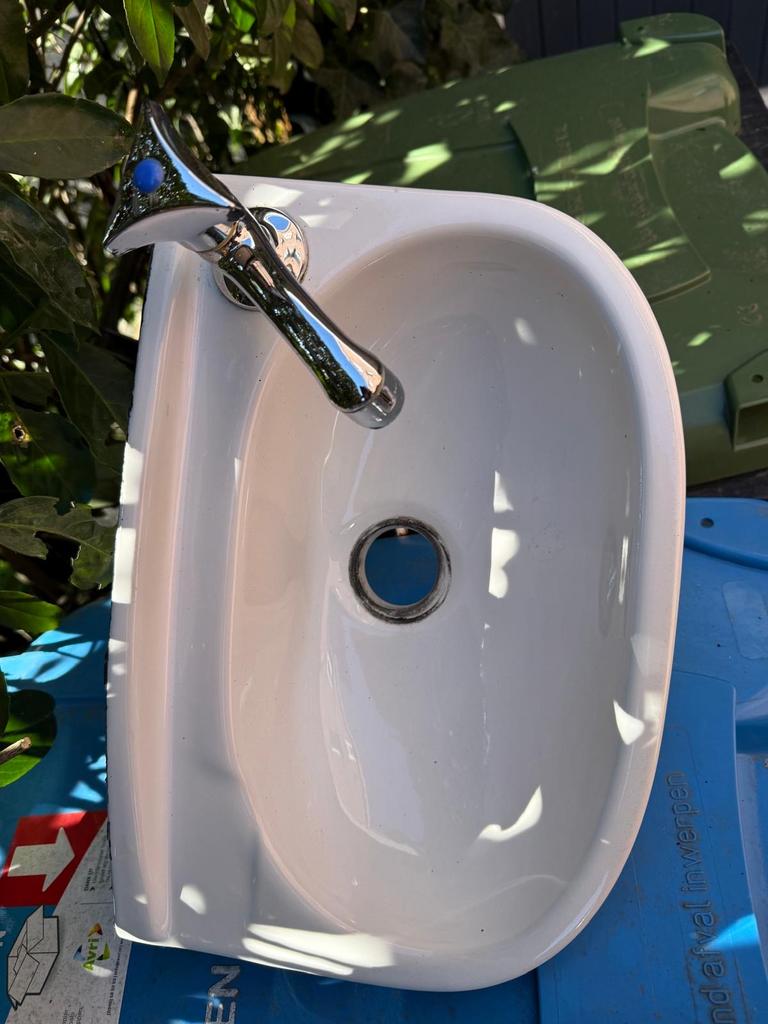 Wastafel met kraan, Doe-het-zelf en Verbouw, Sanitair, Ophalen, Zo goed als nieuw, Chroom, Wastafel