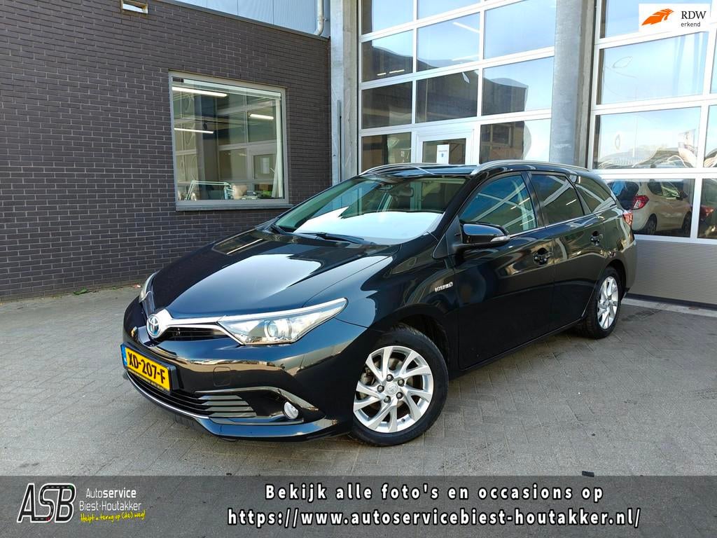 Toyota Auris Touring Sports 1.8 Hybrid Executive Go | Automa, 28 km/l, Euro 6, 4 cilinders, Zwart