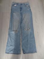 Jeans in lichtblauw van Bershka maat 40, Blauw, Zo goed als nieuw, W30 - W32 (confectie 38/40), Bershka