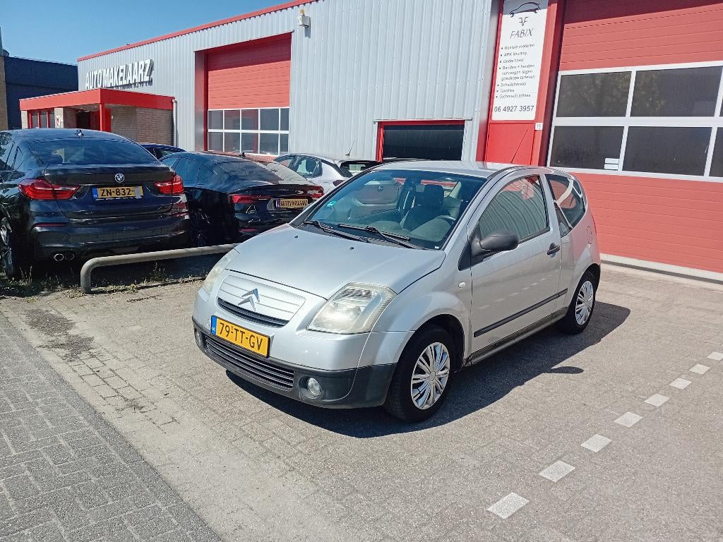 Citroën C2 1.1 I 2004 Grijs, Auto's, 450 kg, 525 kg, 31 €/maand, 4 cilinders