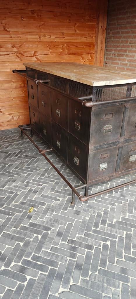 Stoer barmeubel / toonbank / tuinmeubel, Huis en Inrichting, Ophalen, Zo goed als nieuw