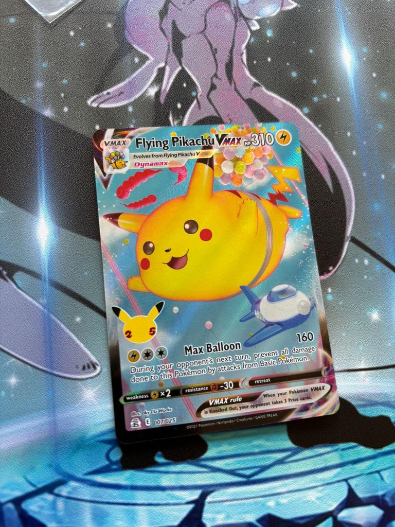 Pokémon kaarten: Flying Pikachu VMAX en Zekrom, Ophalen, Gebruikt, Meerdere kaarten, Foil