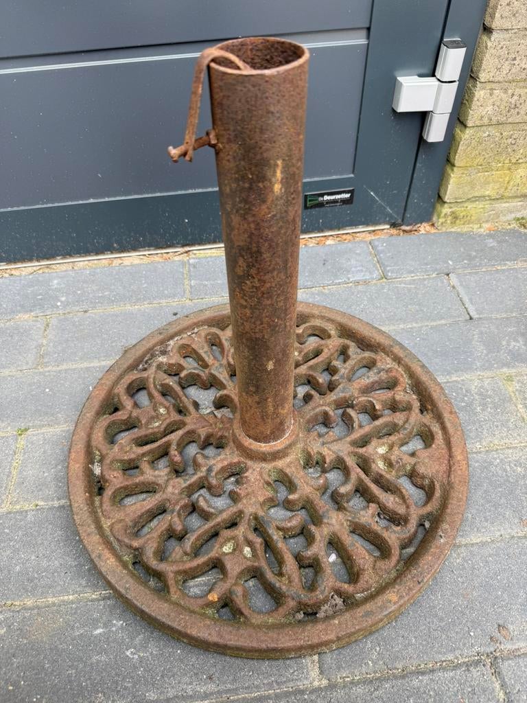 Prachtige, zware parasolvoet van gietijzer, Ophalen, Gebruikt, Minder dan 1 meter, Parasolvoet