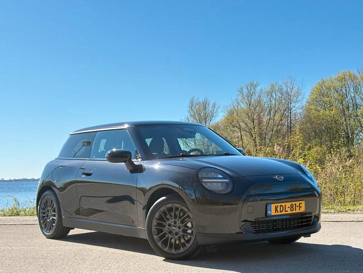 Mini Cooper E Essential Blackyard 2026, 3jaar Garantie NIEUW, Auto's, Mini, Particulier, Cooper, ABS, Achteruitrijcamera, Airbags