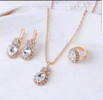 Drie delige Ketting oorbellen Ring €12,00, Ophalen of Verzenden, Nieuw, Overige kleuren, Overige materialen