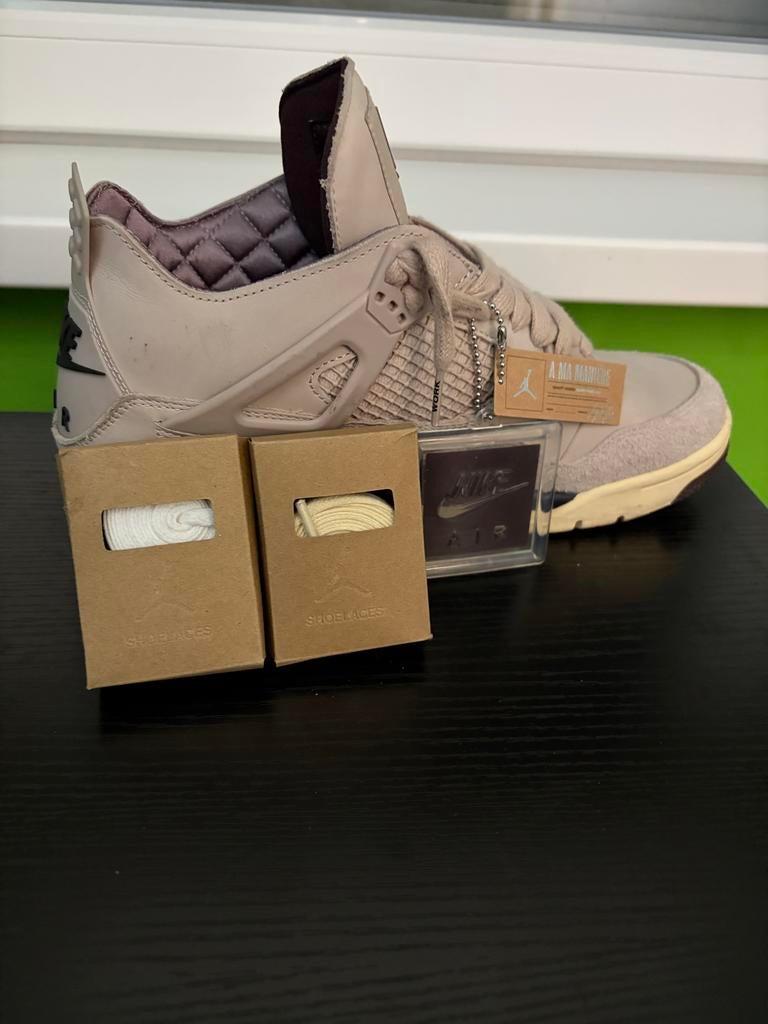 Jordan 4 A Ma Maniére maat 44, Kleding | Heren, Schoenen, Overige kleuren, Ophalen of Verzenden, Sneakers of Gympen, Gedragen