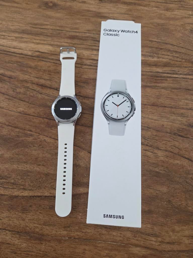 Samsung Galaxy Watch 4 Classic - Zilver/Wit, Sieraden, Tassen en Uiterlijk, Smartwatches, GPS, Ophalen of Verzenden, Zo goed als nieuw