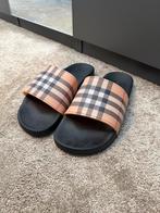 Burberry slippers, Ophalen of Verzenden, Zo goed als nieuw, Zwart