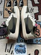 Travis Scott x Air Jordan 1 Low OG "medium olive green", Ophalen of Verzenden, Nieuw, Overige kleuren, Sneakers of Gympen