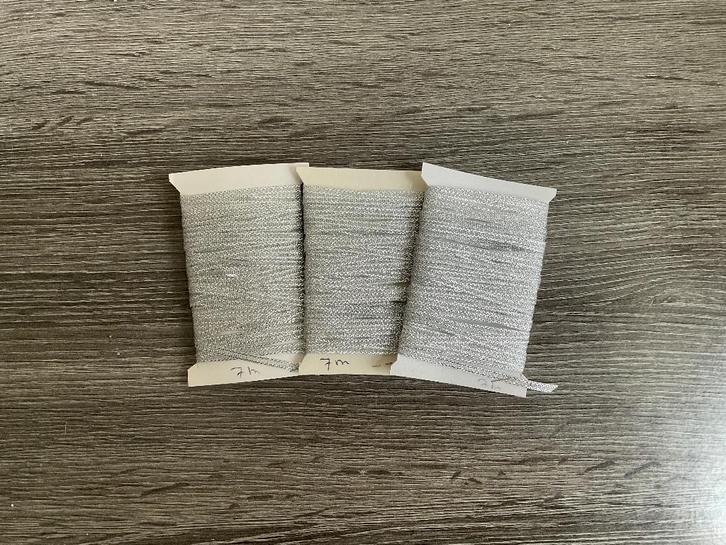 Aanbieding zilver band-lint  3 mm. breed 7 meter 1,00, Hobby en Vrije tijd, Naaien en Fournituren, Nieuw, Lint, Band of Elastiek