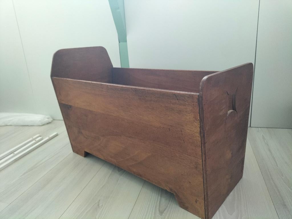 Houten poppenbedje – vintage stijl – stevig en netjes, Antiek en Kunst, Antiek | Speelgoed, Ophalen