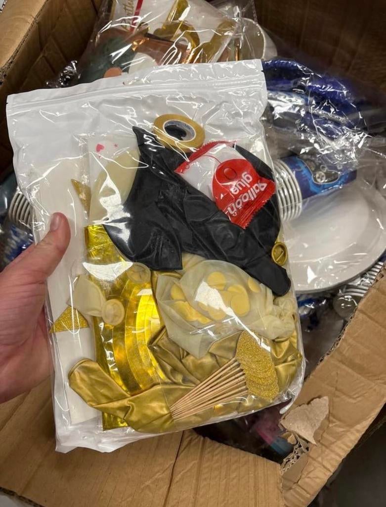 Partij feestartikelen en versiering lampionnen, Verjaardag, Bieslook 42, Ophalen, Versiering