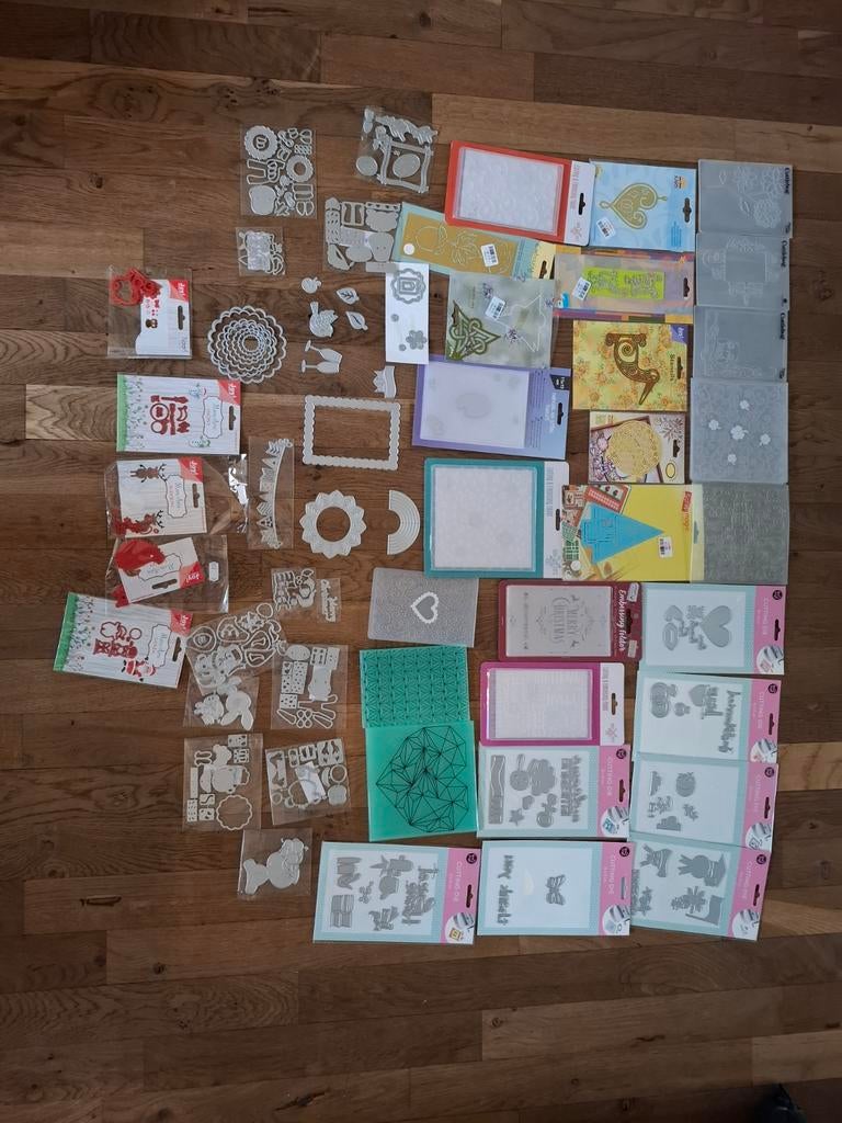 Groot pakket embossing mallen / snij mallen, Ophalen of Verzenden, Overige thema's, Pons of Mal