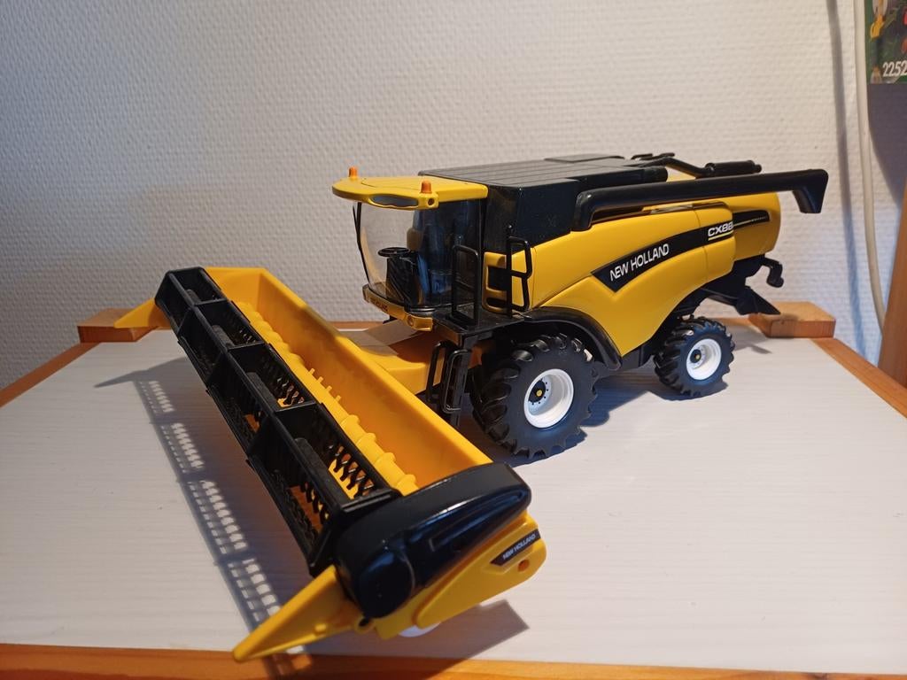 Britains New Holland CX 880 combine, Hobby en Vrije tijd, Modelauto's | 1:32, Ophalen of Verzenden, Zo goed als nieuw, Tractor of Landbouw
