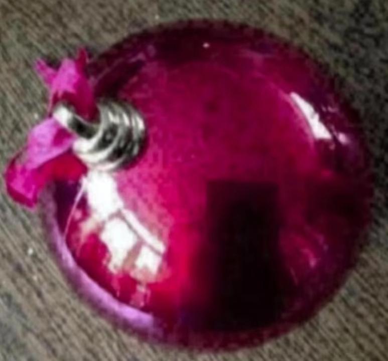 Dikke rode kerstbal ongeveer 15 cm doorsnee, Ophalen of Verzenden, Zo goed als nieuw