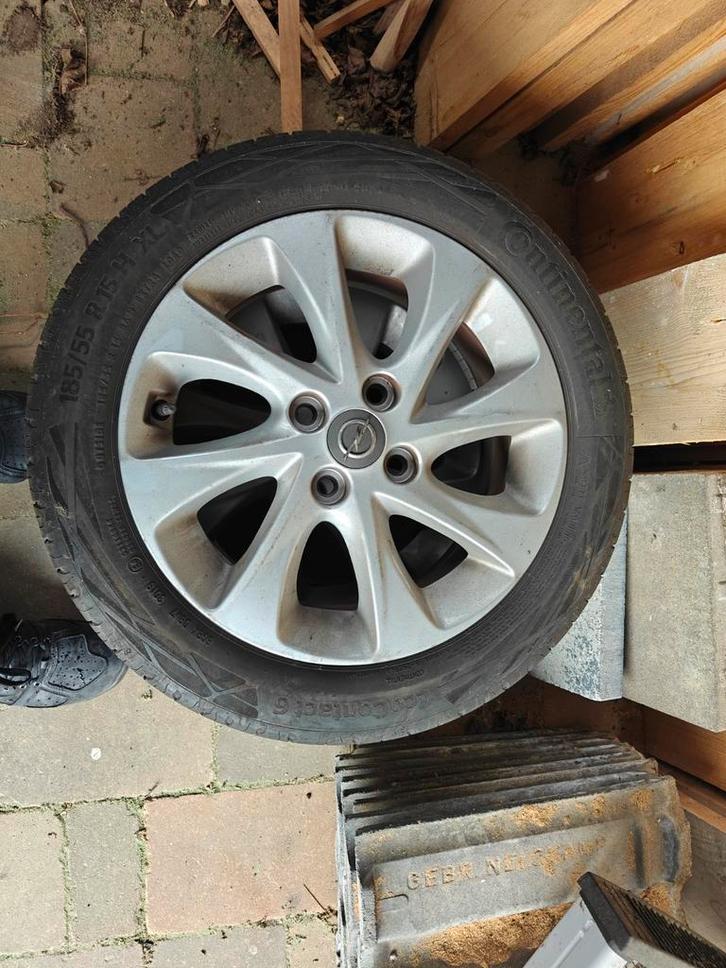 Lichtmetalen velgen Opel Karl met Continental zomerbanden, Auto-onderdelen, Banden en Velgen, Banden en Velgen, Zomerbanden, 15 inch