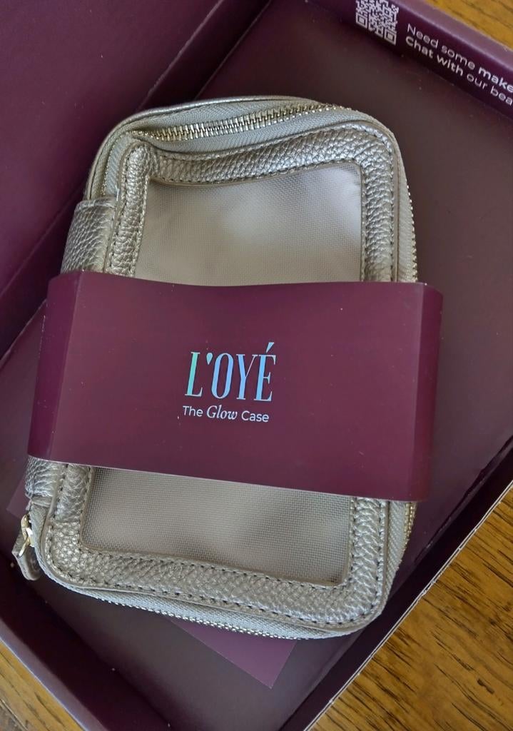 L'OYÉ The Glow Case - Make-up tasje goudkleurig, Ophalen of Verzenden, Nieuw, Overige kleuren, Softcase