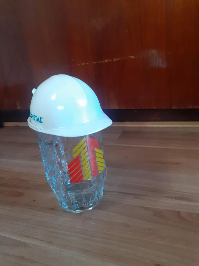 Vintage Bierkroes met Helm Deksel - Prometac, Ophalen of Verzenden, Meerkleurig, Overige merken, Glas