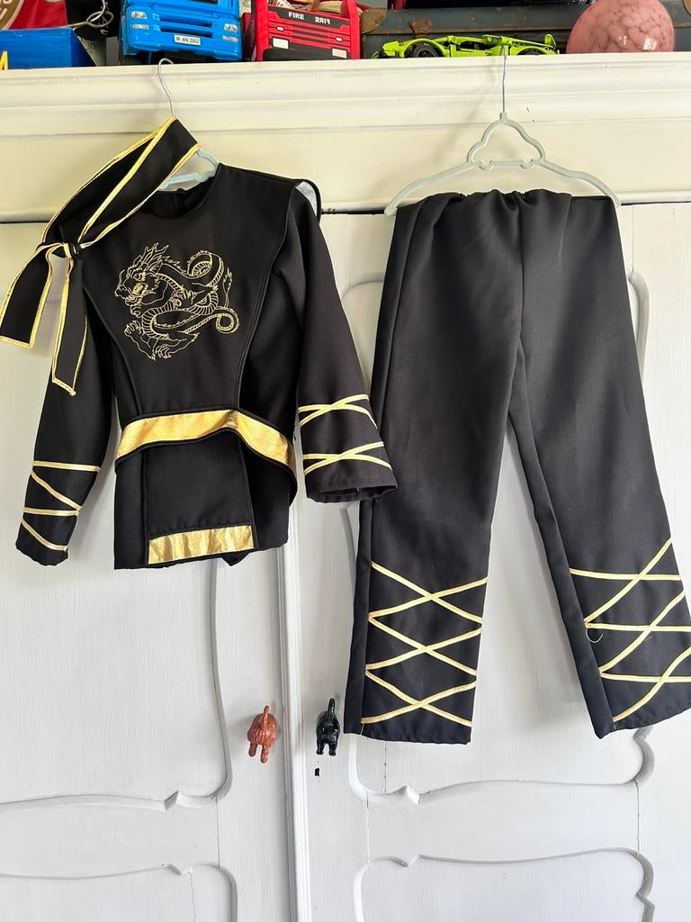 Ninja pakje - 128, Ophalen of Verzenden, Zo goed als nieuw, 122 t/m 128, Jongen of Meisje