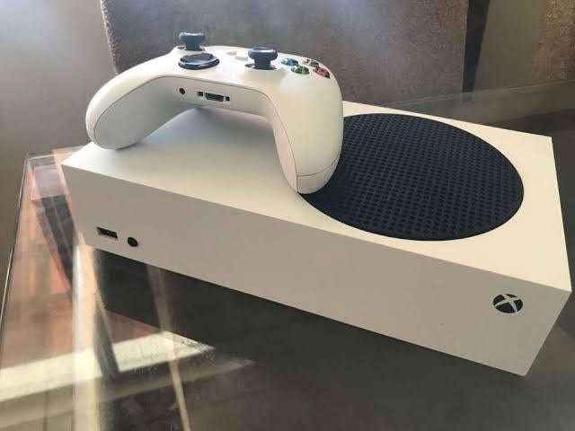 Xbox series S 512gb met controller wit izgs, Spelcomputers en Games, Spelcomputers | Xbox Series X en S, Ophalen, Gebruikt, Xbox Series S