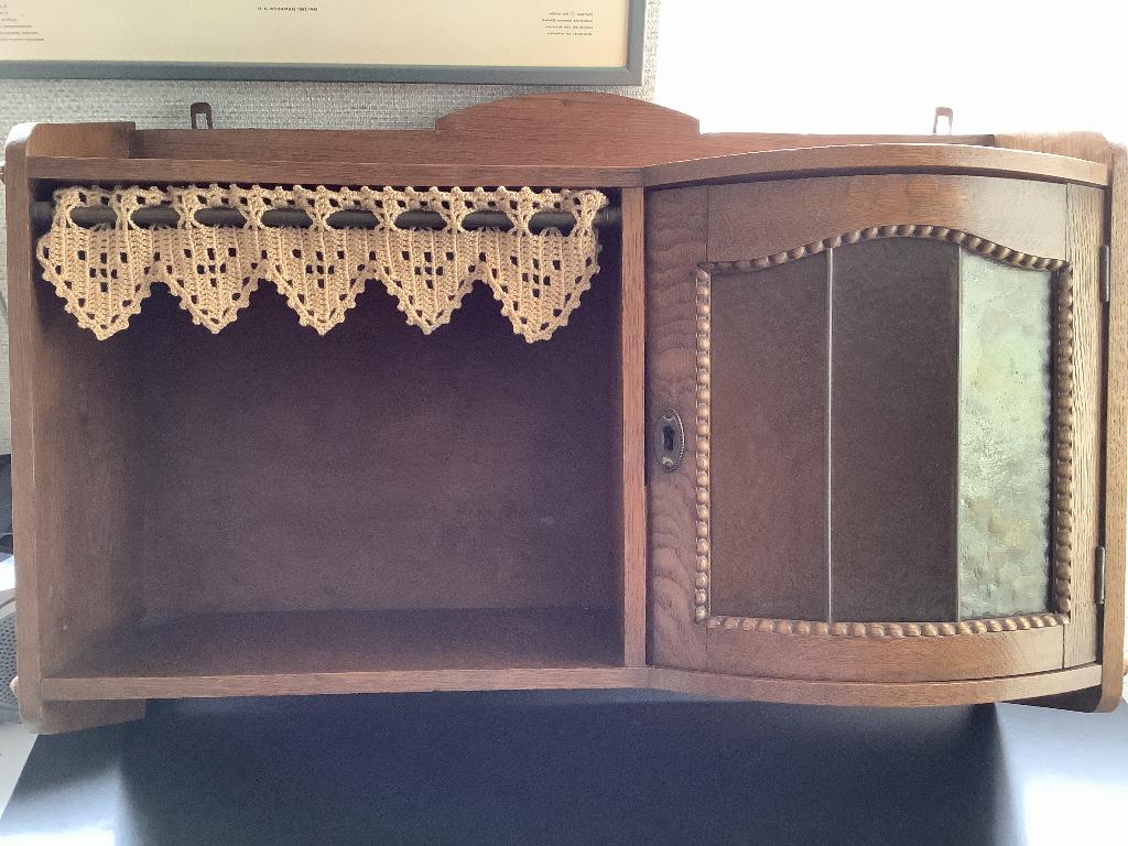 Hangkastje antiek eikenhout, Ophalen