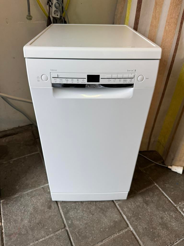 Bosch Smalle Vaatwasser | Bouwjaar 2024 | Zeer Goede Staat, Witgoed en Apparatuur, Ophalen, Minder dan 10 liter, Energieklasse A of zuiniger
