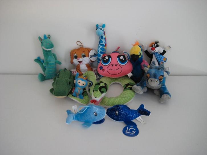 12 knuffels dino hond giraffe papegaai krokodil aapje slang, Kinderen en Baby's, Speelgoed | Knuffels en Pluche, Zo goed als nieuw