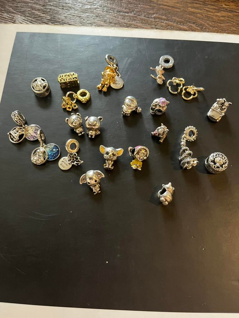 Pandora Disney bedels., Pandora, Ophalen of Verzenden, Zo goed als nieuw, 4 bedels of meer