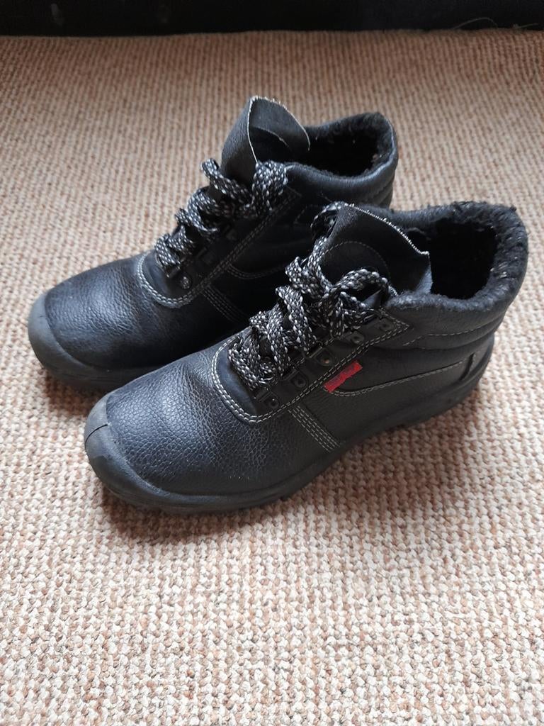 Werklaarzen met stalen neus en goed profiel maat 40, Ophalen of Verzenden