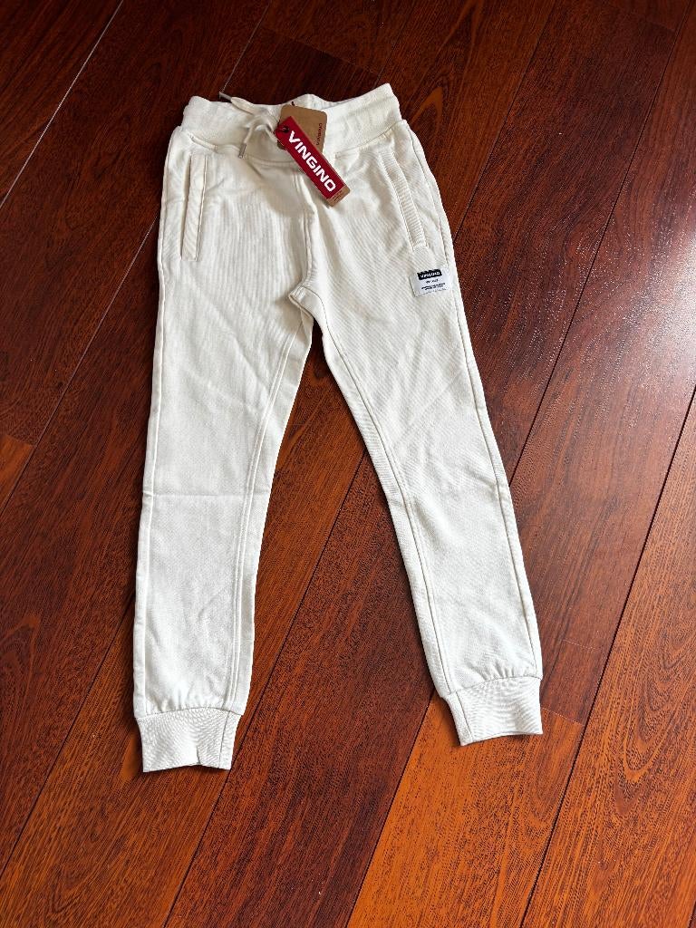 Nieuwe broek van Vingino maat 116 (advr 106), Kinderen en Baby's, Kinderkleding | Maat 116, Broek, Nieuw, Ophalen of Verzenden