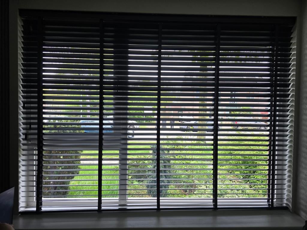 Zwarte Antreciet jaloezieën - 232x170, Huis en Inrichting, Stoffering | Gordijnen en Lamellen, Gebruikt, 150 tot 200 cm, 200 cm of meer