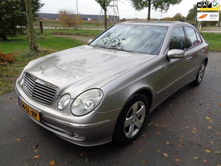 Mercedes-Benz E-klasse 240 Avantgarde AUT! Youngtimer!, Auto's, Mercedes-Benz, Te koop, E-Klasse, ABS, Airbags, Airconditioning