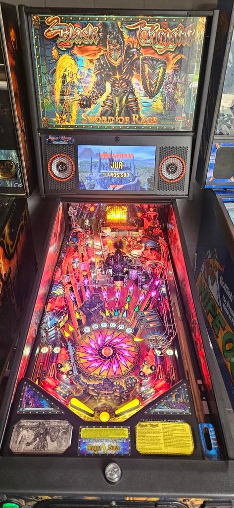 Black knight flipperkast, Ophalen, Zo goed als nieuw, Dot-matrix, Flipperkast